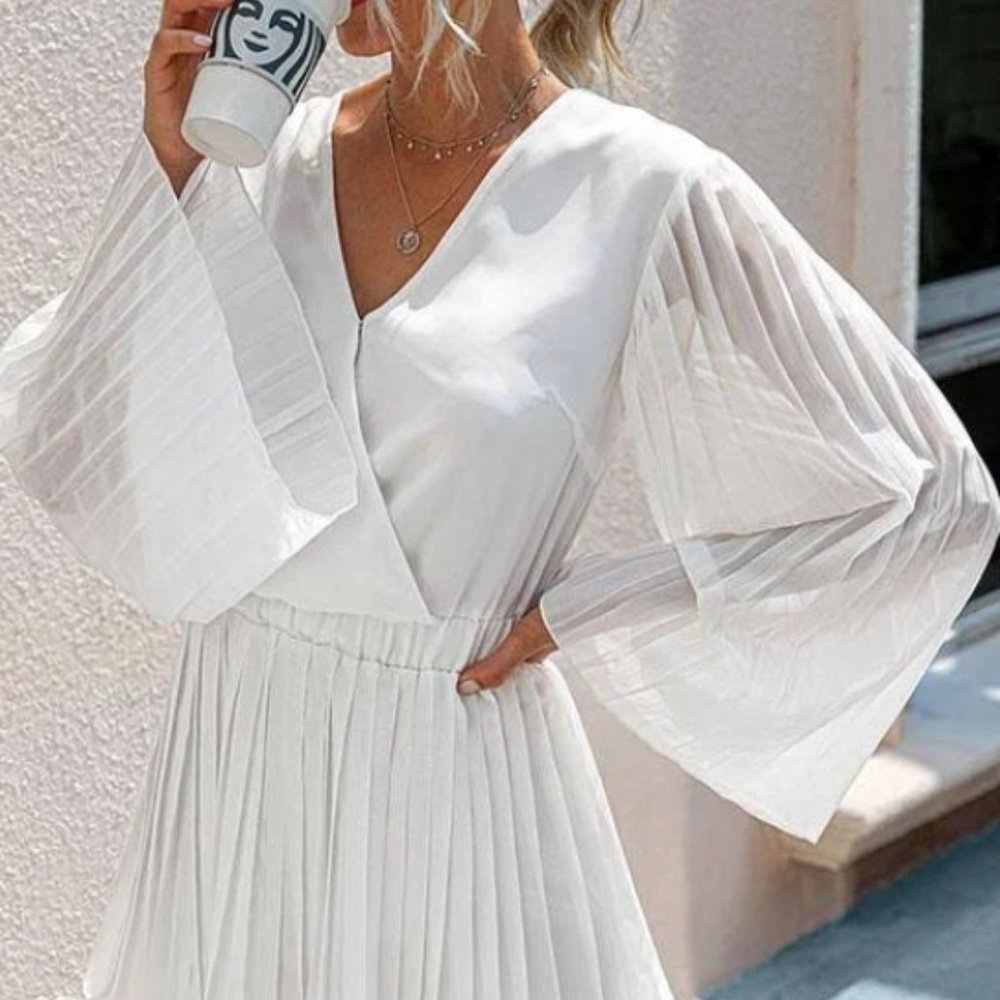 NWOT Chiffon V Neck Romper M / White